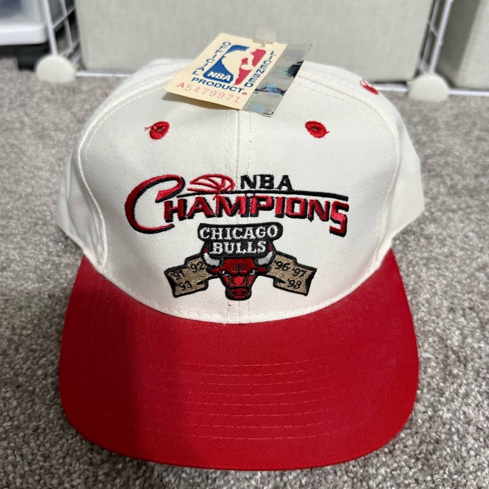 NWT NBA Champions Chicago Bulls Cap